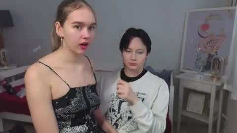 Anni online show from March 11, 12:30 pm