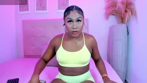 annie_dolce_ online show from June 11, 1:09 pm