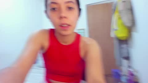 Snapshot of annie_rosse1017 chatting on October 22, 2:15 am annie_rosse1017 online show from October 22, 2:15 am