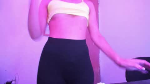 annie_rosse1017 online show from February 27, 5:22 am