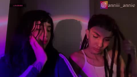 JEANNE no olvides seguirme dont forget follow me  uu online show from June 11, 12:32 am