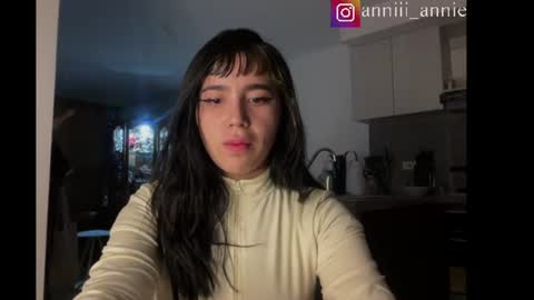 JEANNE no olvides seguirme dont forget follow me  uu online show from July 17, 12:12 am