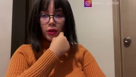 JEANNE no olvides seguirme dont forget follow me  uu online show from July 7, 11:52 pm