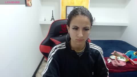 Snapshot of anniee_x chatting on March 10, 12:28 pm Anniee online show from March 10, 12:28 pm