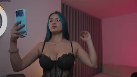 Annie FREE TRIAL IN BIO online show from May 25, 7:09 pm