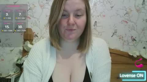 Annie Louise online show from November 15, 12:07 pm