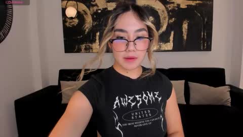 Annie Monroe online show from November 15, 2:18 pm