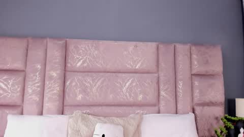 Annie online show from November 3, 1:45 pm