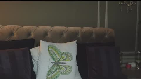 AnnieStyles online show from February 25, 9:42 am