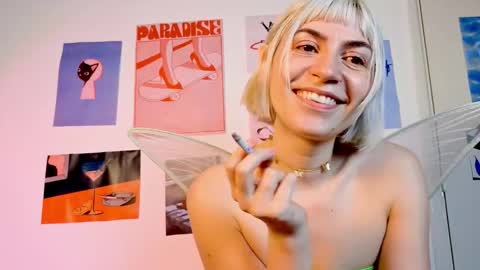 annietinky online show from October 31, 7:58 pm