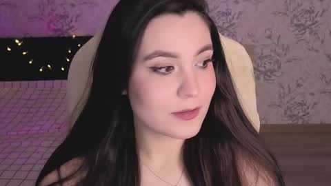 Annie online show from March 6, 2:05 pm