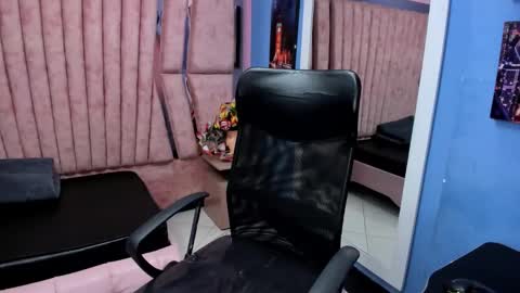 Anny online show from April 20, 4:54 pm