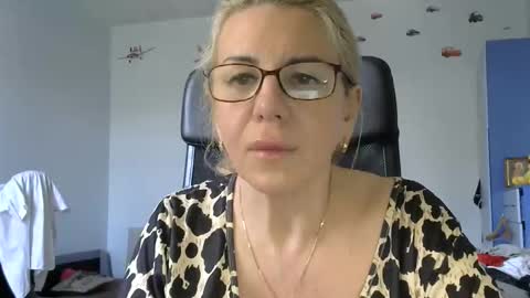 anny_wild1 online show from May 11, 2:45 pm