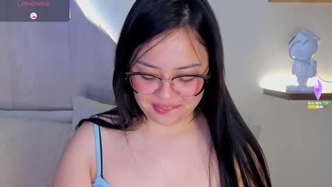 A N N Y E  online show from November 6, 1:47 pm