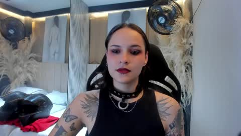 AnnyT online show from April 2, 9:33 pm