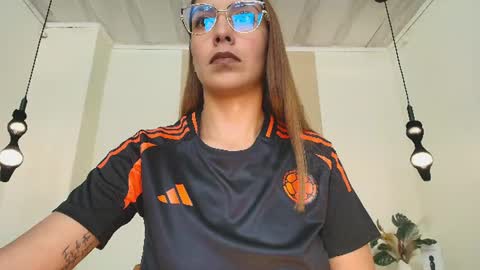 AnnyXhot online show from June 15, 11:24 am