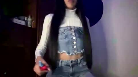 anotella_aa online show from November 28, 5:26 am