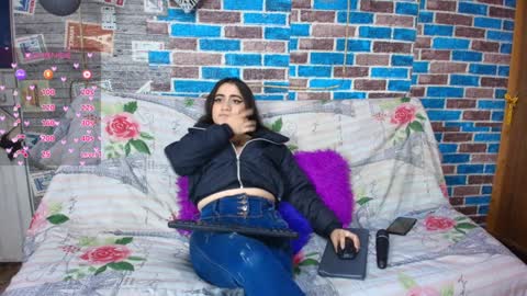 antonella kiss online show from December 13, 7:25 am