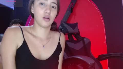 Snapshot of antonella_n_brian chatting on September 11, 7:37 pm Antonella y Brian online show from September 11, 7:37 pm