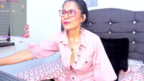 antonella_rizzo01 online show from May 14, 9:35 pm