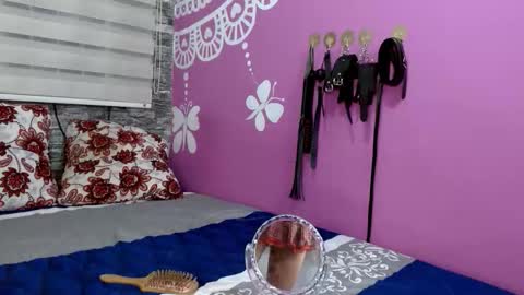 AntonellaAndNoah online show from February 18, 6:02 am