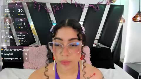 A N T O N E L L E  online show from February 8, 12:08 pm