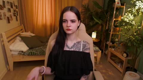 Mila online show from April 2, 7:37 am