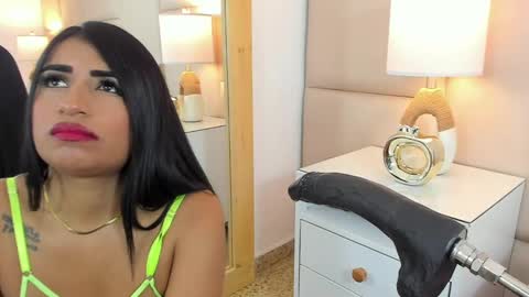 Snapshot of antoniaross chatting on September 24, 11:50 am Antonia online show from September 24, 11:50 am