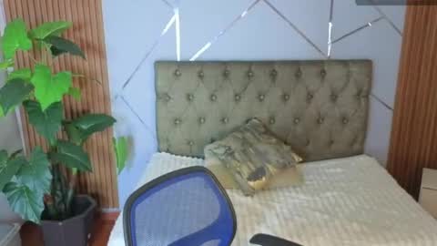 Antonella online show from April 16, 6:35 am