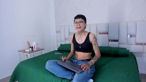 antony_d_ossa online show from April 26, 8:17 pm