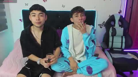 Antony y thiago online show from November 18, 4:26 am