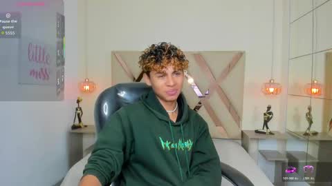 anyelotwink online show from April 23, 4:31 am