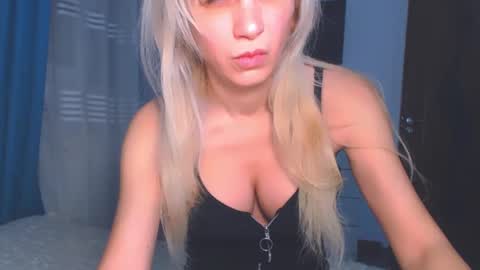 Snapshot of anysadoll chatting on January 8, 1:53 am An online show from January 8, 1:53 am