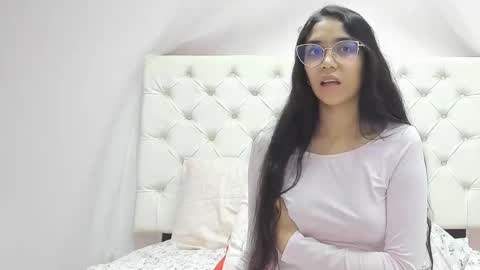 Aome Rainbow online show from November 24, 7:18 am