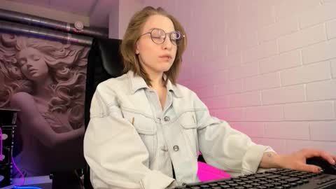 APHEX QUEEN online show from September 19, 9:13 am