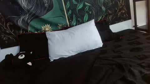 aphrodite__bloom online show from February 7, 7:27 pm