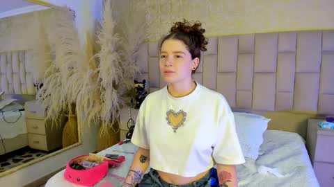 aphrodite online show from December 20, 10:06 pm