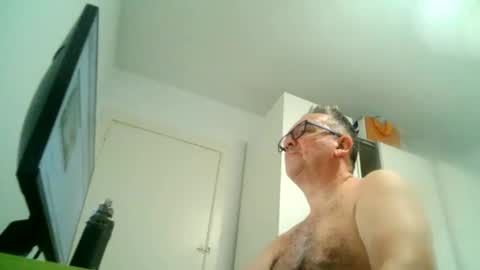 Snapshot of apixaba chatting on September 24, 8:48 pm furry bear online show from September 24, 8:48 pm