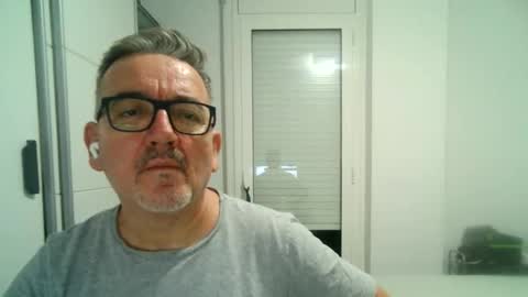 Snapshot of apixaba chatting on September 21, 8:57 pm furry bear online show from September 21, 8:57 pm