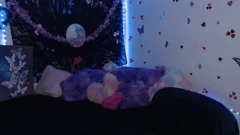 april_l6 online show from December 19, 12:39 am