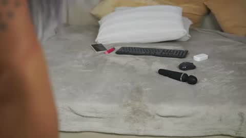 Laura online show from June 27, 10:38 pm