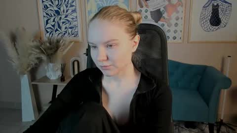 Snapshot of aprilserenity chatting on September 10, 2:01 am April. All year round.  online show from September 10, 2:01 am