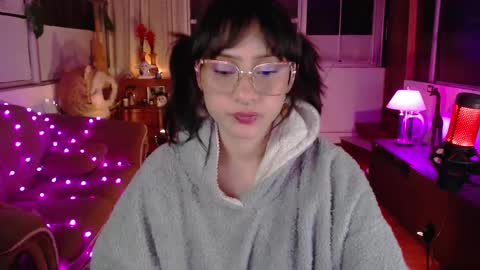 Snapshot of aquamarinebubble chatting on October 14, 3:09 am Zam independent model online show from October 14, 3:09 am