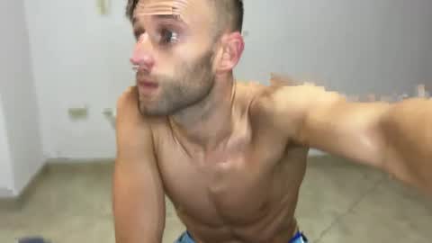 Aquilesmade online show from December 10, 3:44 pm