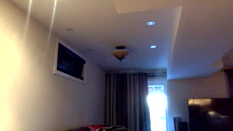 Knowledgeiskeyy online show from March 8, 11:58 am