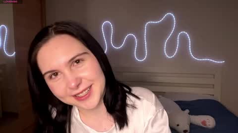 Emi online show from April 22, 4:47 pm