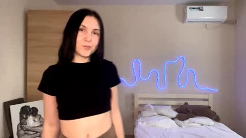 Emi online show from March 3, 1:51 pm