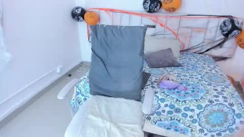 Snapshot of aradia_kiss chatting on October 18, 9:30 pm aradia_kiss online show from October 18, 9:30 pm