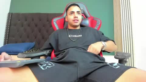 ares_pain_ online show from April 22, 9:00 pm