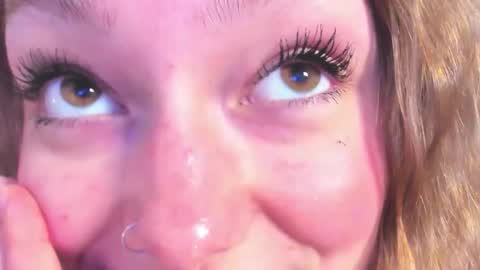 Ariel online show from April 21, 1:42 am